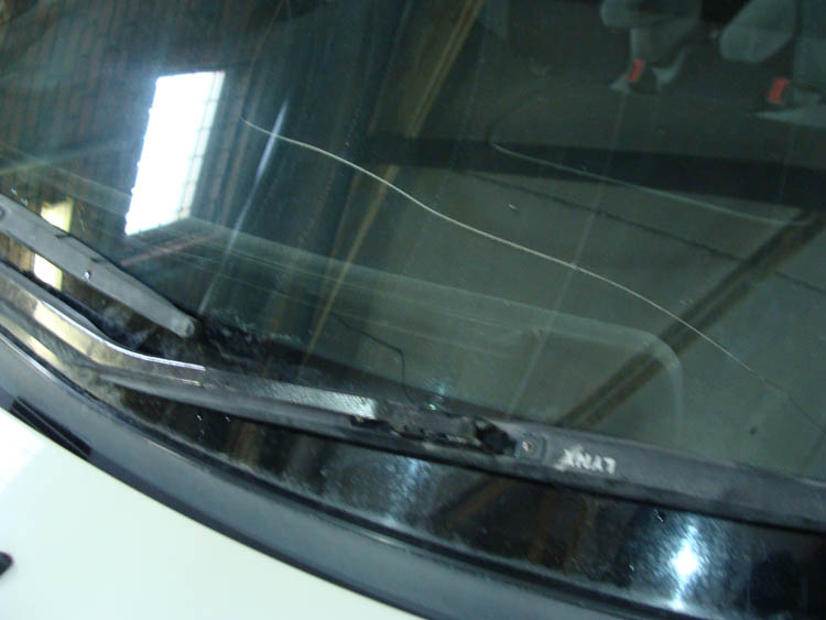 Замена лобового стекла на Toyota Harrier
