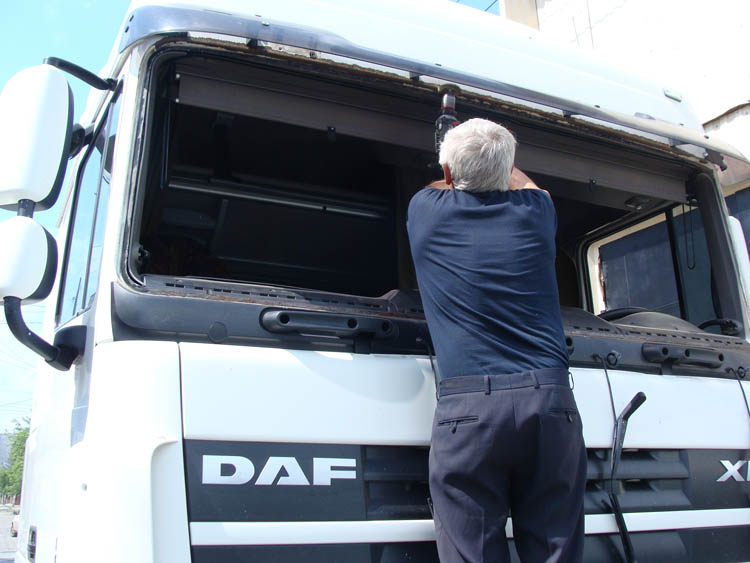 Замена лобового стекла на грузовой автомобиль DAF